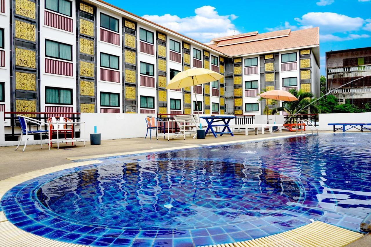Wangburapa Grand Hotel Chiang Mai Exterior photo