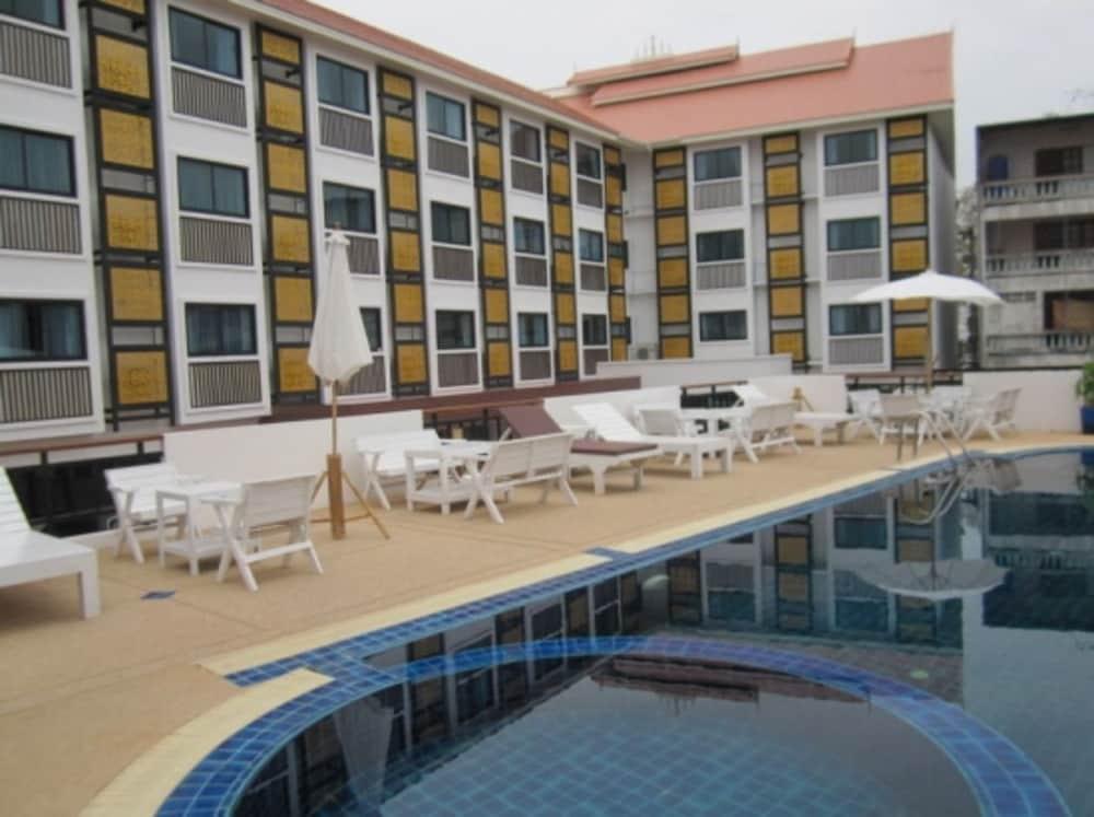 Wangburapa Grand Hotel Chiang Mai Exterior photo