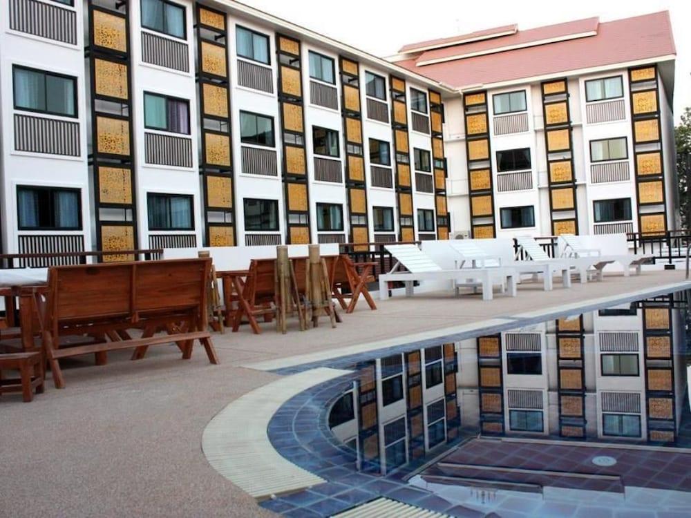 Wangburapa Grand Hotel Chiang Mai Exterior photo