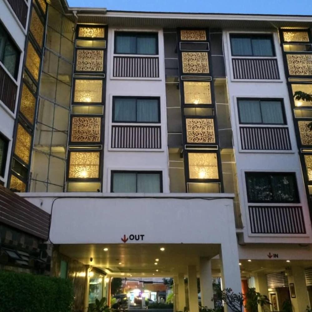 Wangburapa Grand Hotel Chiang Mai Exterior photo