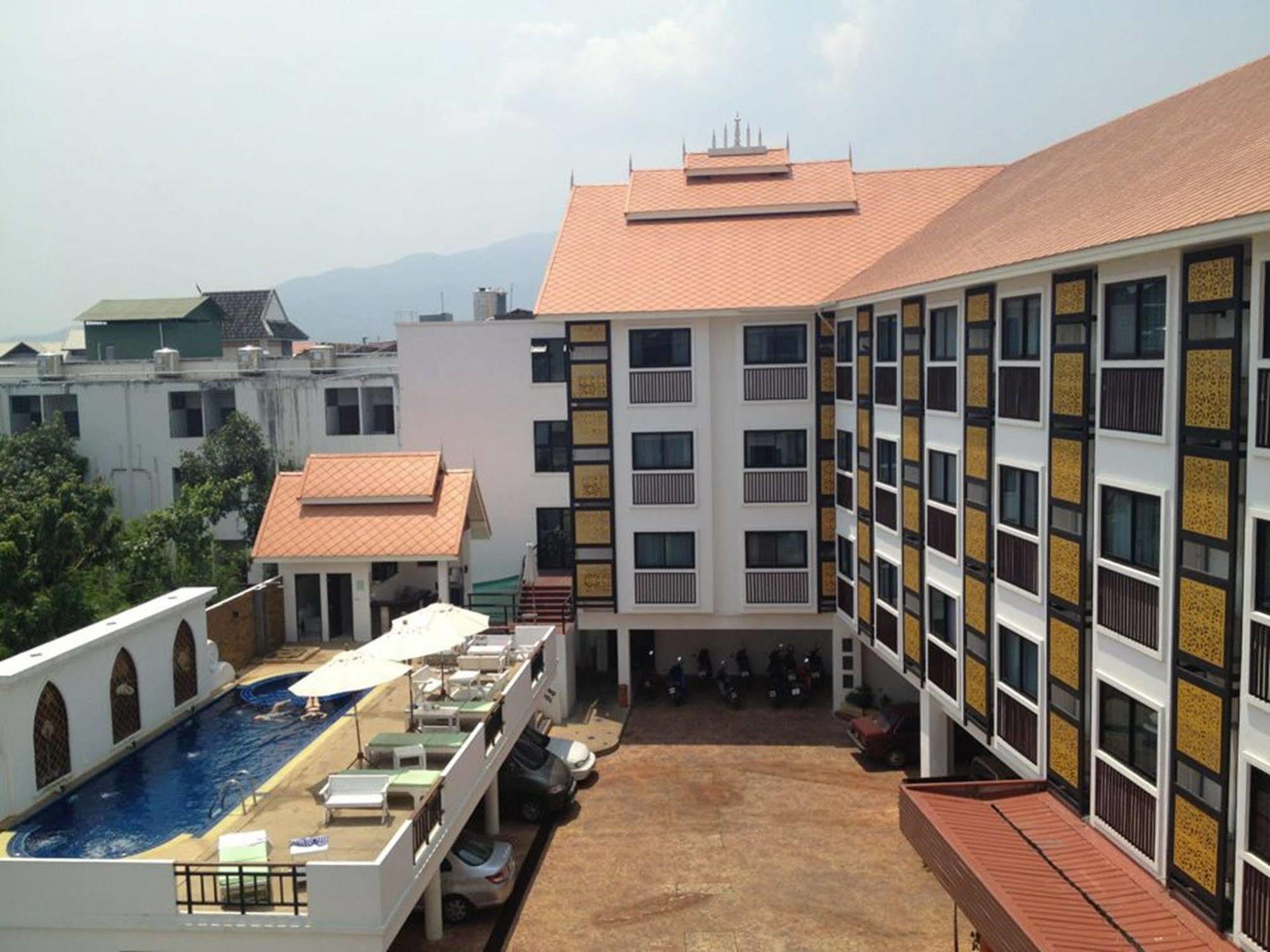 Wangburapa Grand Hotel Chiang Mai Exterior photo