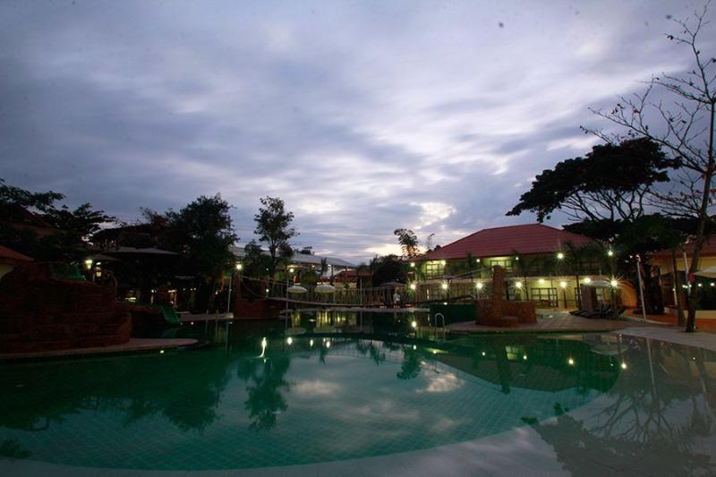 Wangburapa Grand Hotel Chiang Mai Exterior photo
